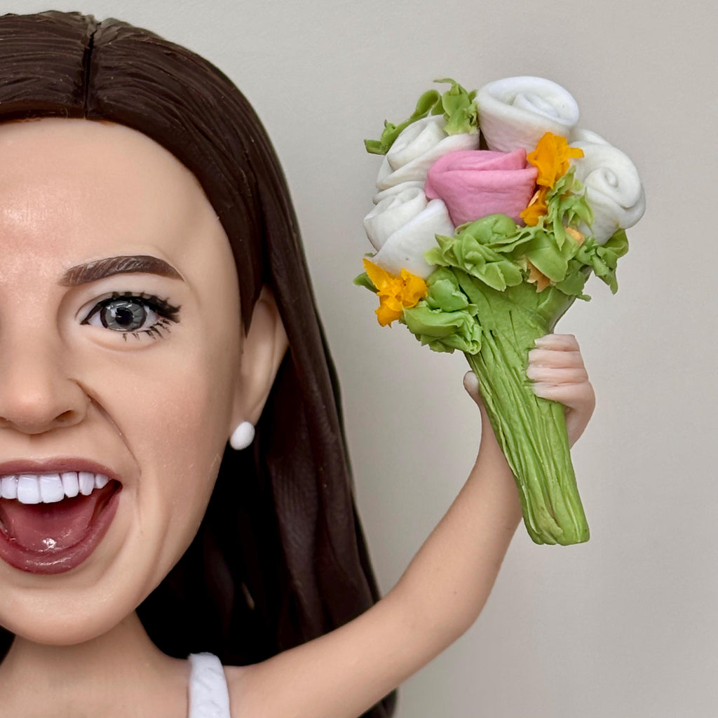 Custom Wedding Cake Topper – Bride and Groom Personalised Bobbleheads, Funny Bobble Head for Weddings