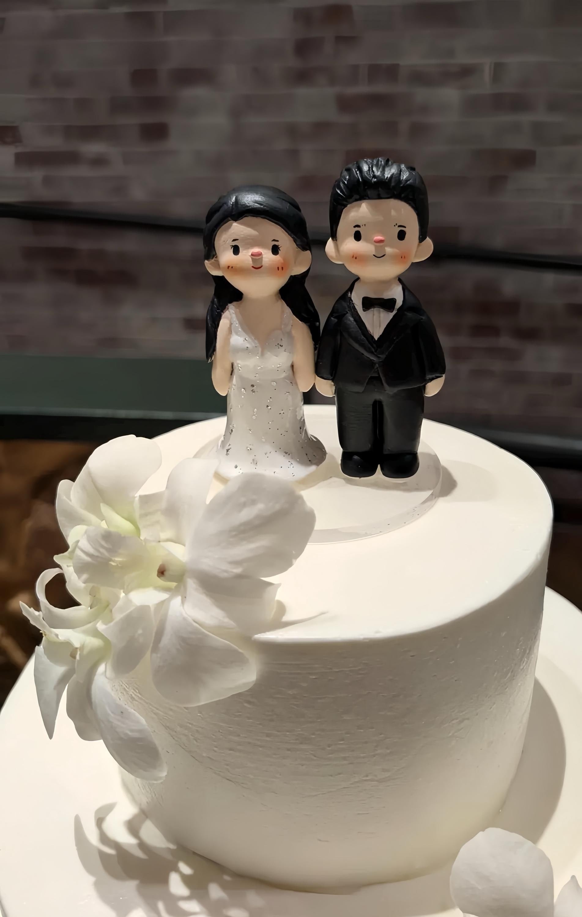 Custom Wedding Cake Topper – Handmade Clay Bride and Groom Figurine