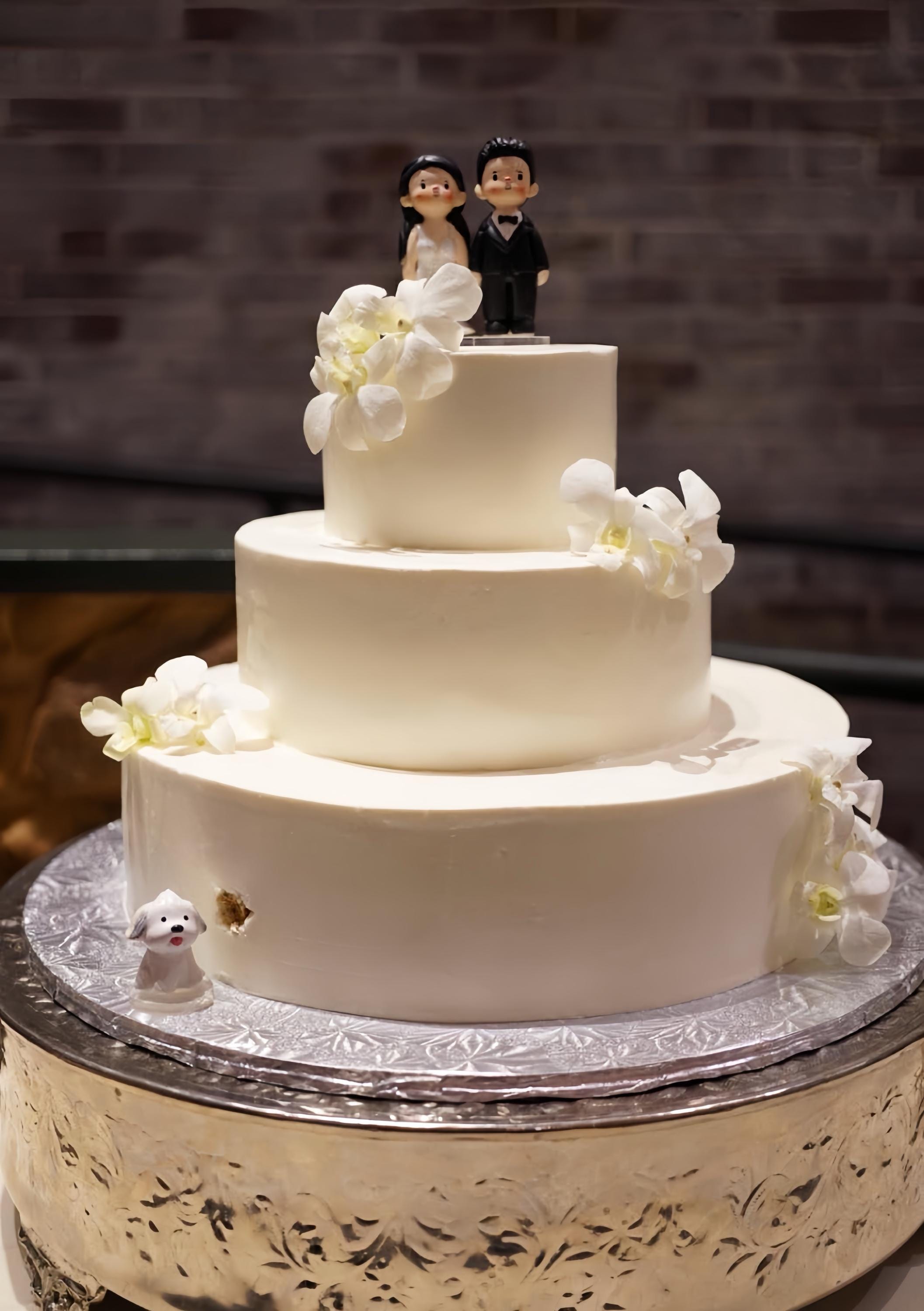 Custom Wedding Cake Topper – Handmade Clay Bride and Groom Figurine